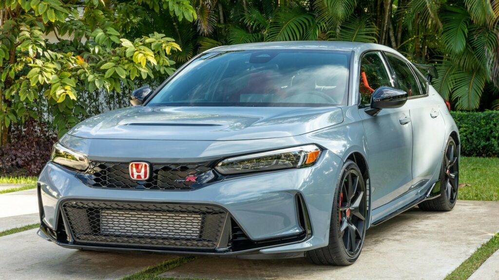 2023 Civic Type R Seller Finds Out The Hard Way It's Not Worth Anywhere  Near The $20k Markup