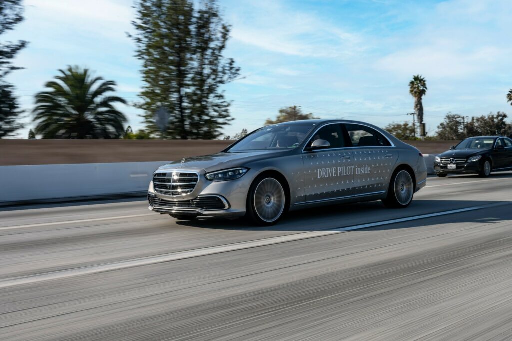  Mercedes Becomes First Brand To Offer Level 3 Autonomous Driving In USA
