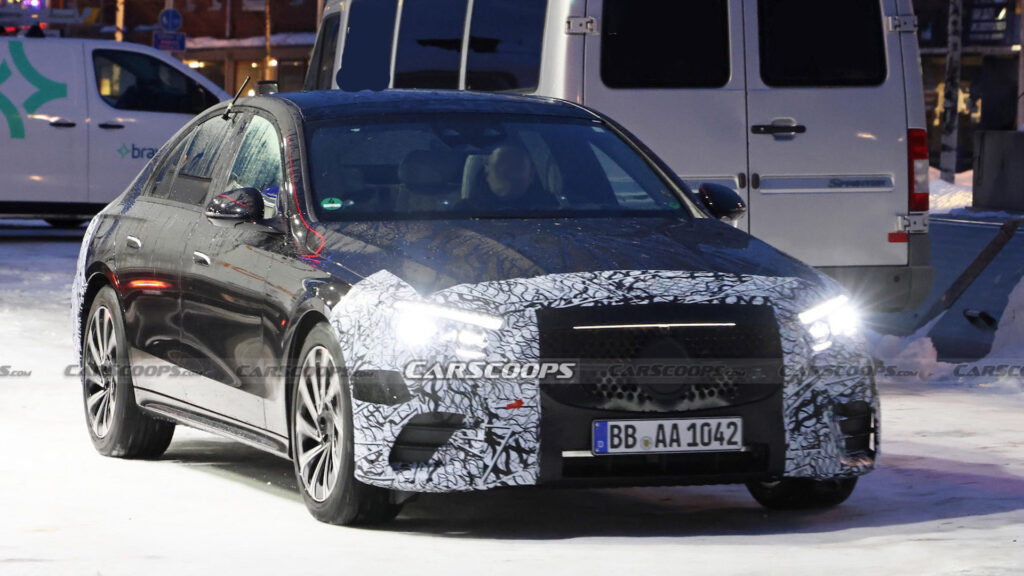  2024 Mercedes E-Class Spotted With EQ-Style LED Light Bar