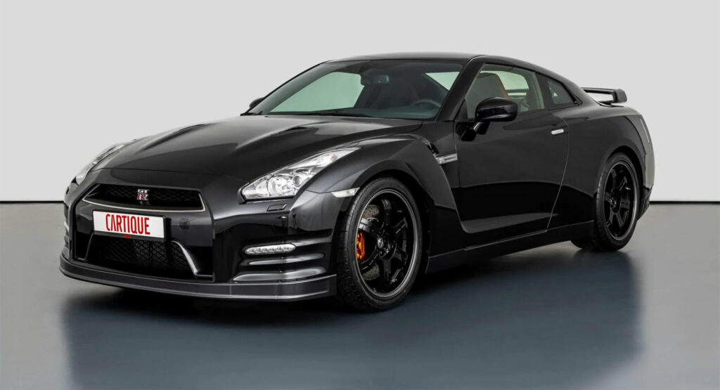  Sebastian Vettel Is Selling His Pristine Nissan GT-R Black Edition