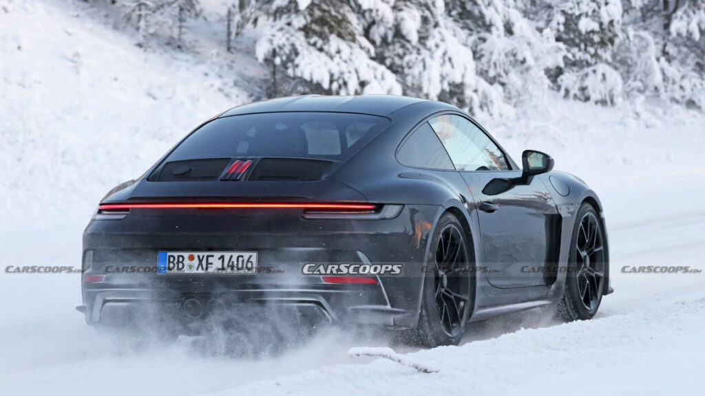  Porsche 911 ST Perfects Its Winter Game Ahead Of Spring Launch