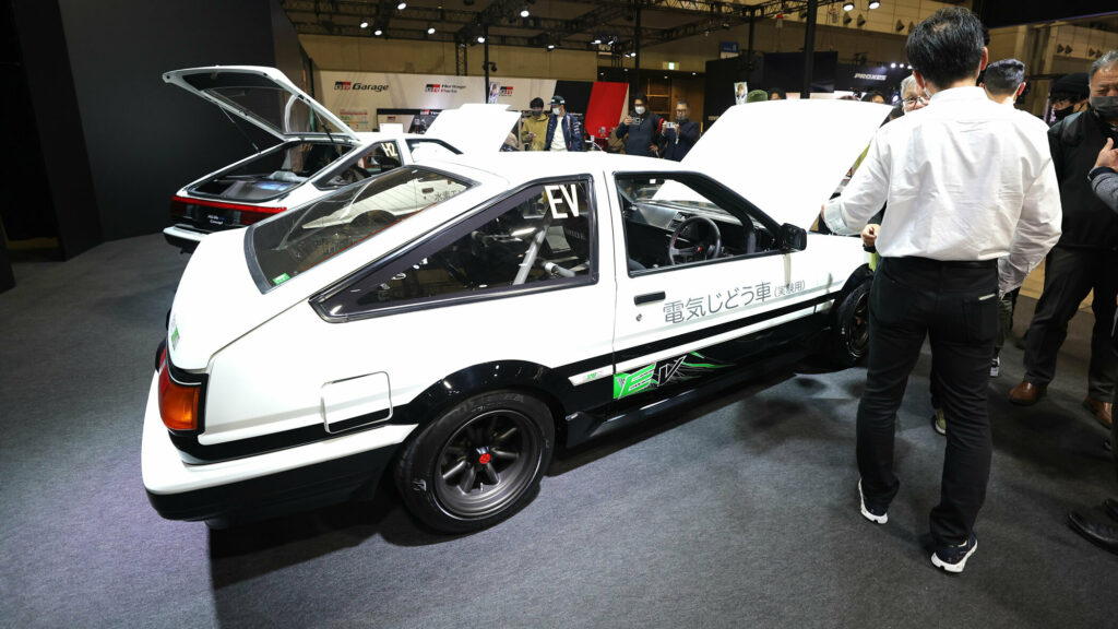  Toyota Electrifies Classic AE86 With EV And Hydrogen Restomod Concepts