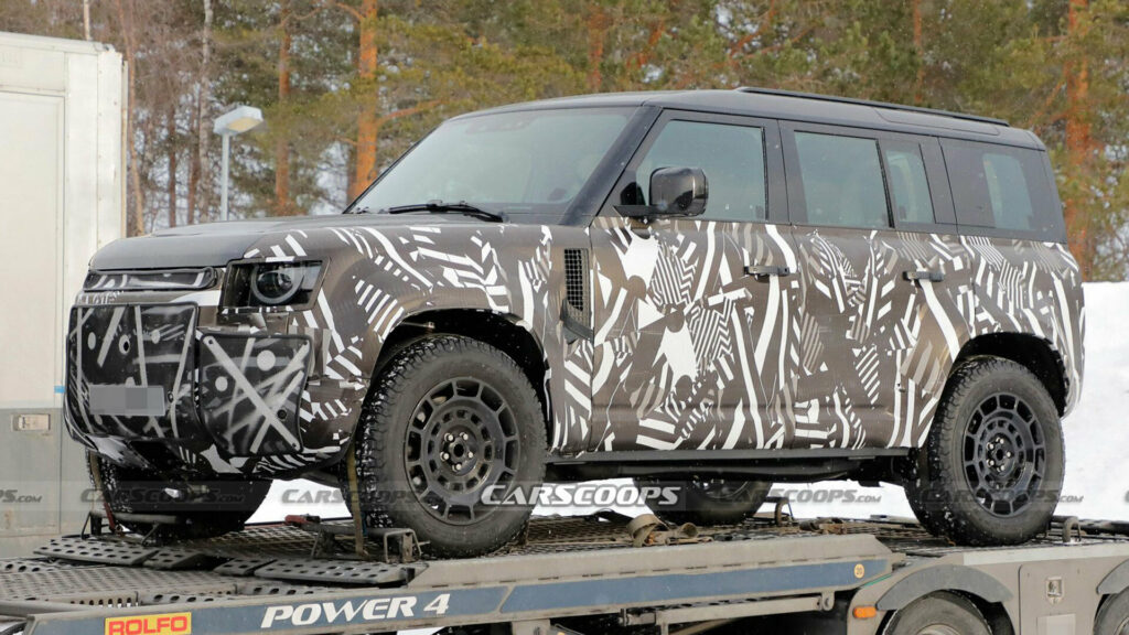  Hardcore Land Rover Defender SVX Spied, Will Make You Think Twice About A G-Class