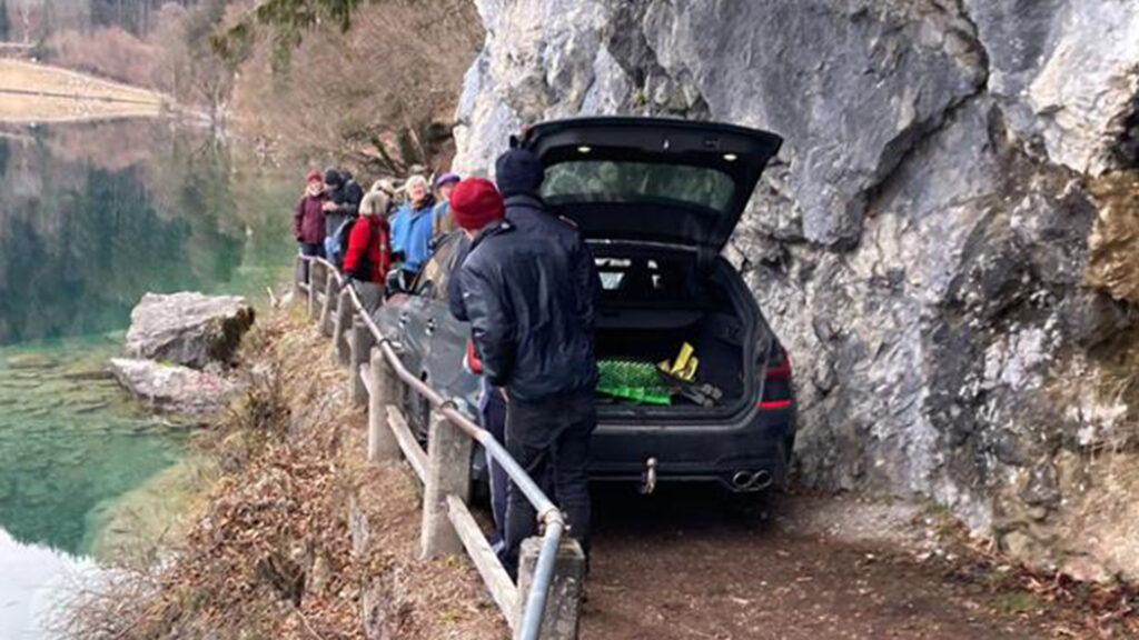  Elderly Alpina B3 Touring Driver Somehow Gets Stuck On Austrian Hiking Trail
