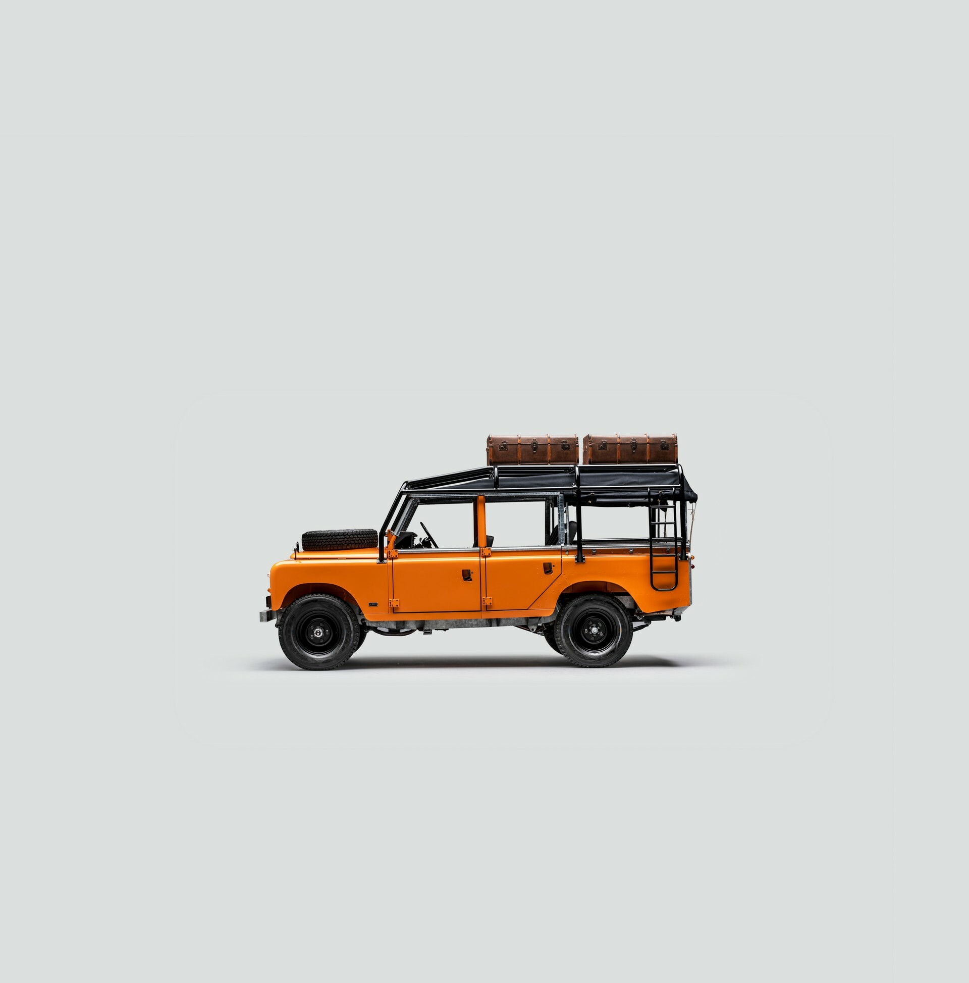 Aubrey Land Rover - 11