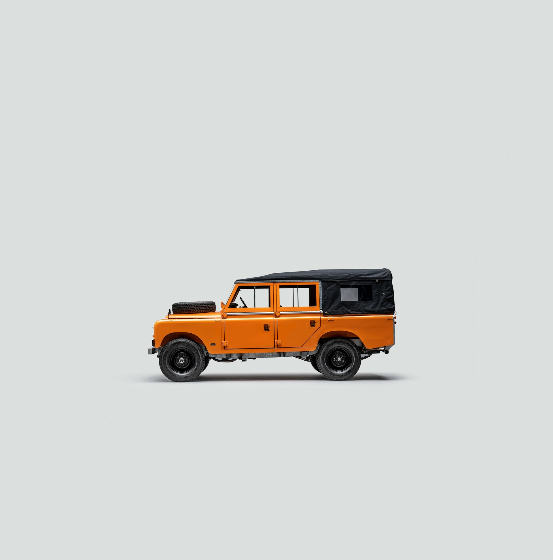 Aubrey Land Rover - 13
