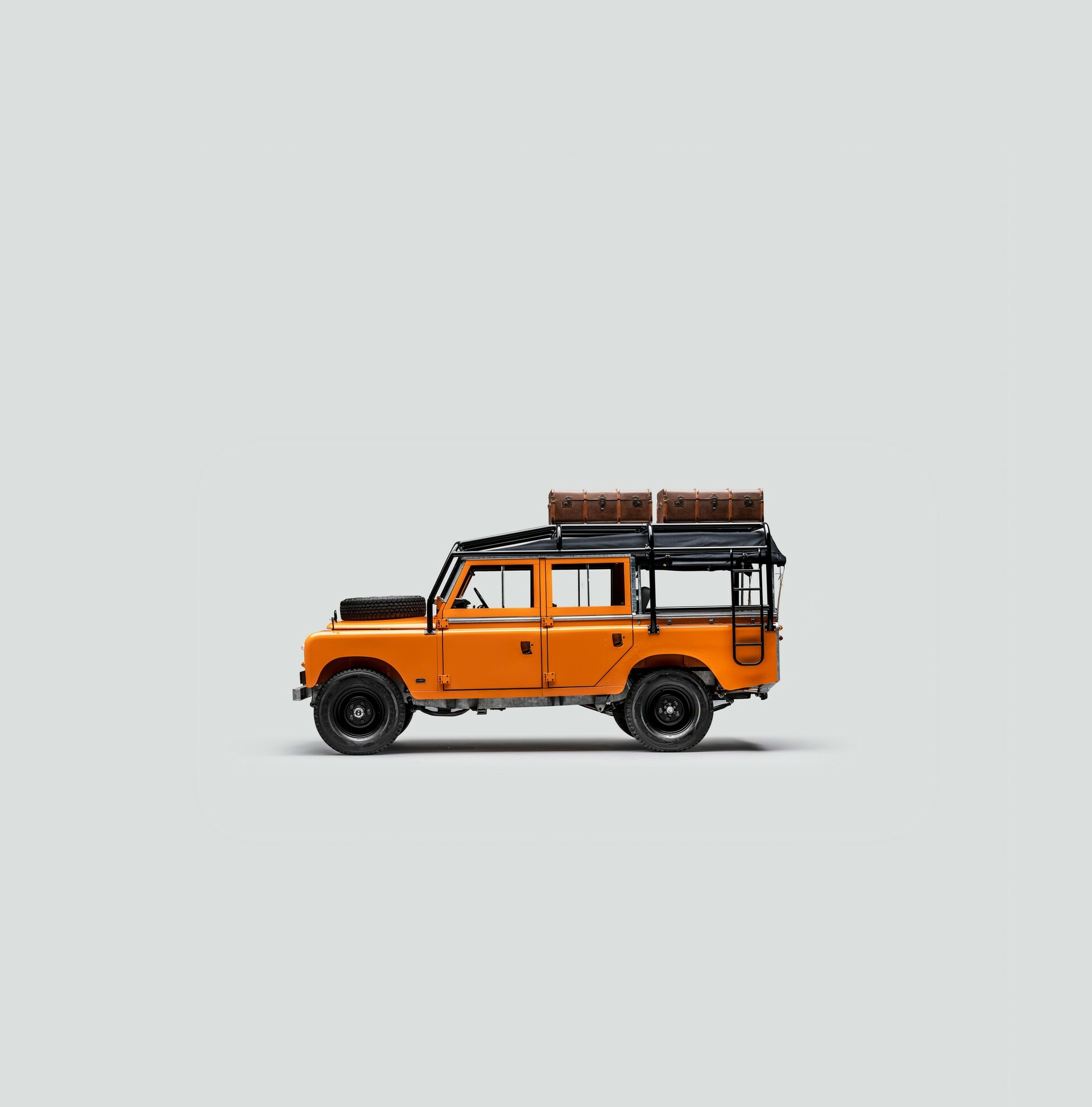 Aubrey Land Rover - 14