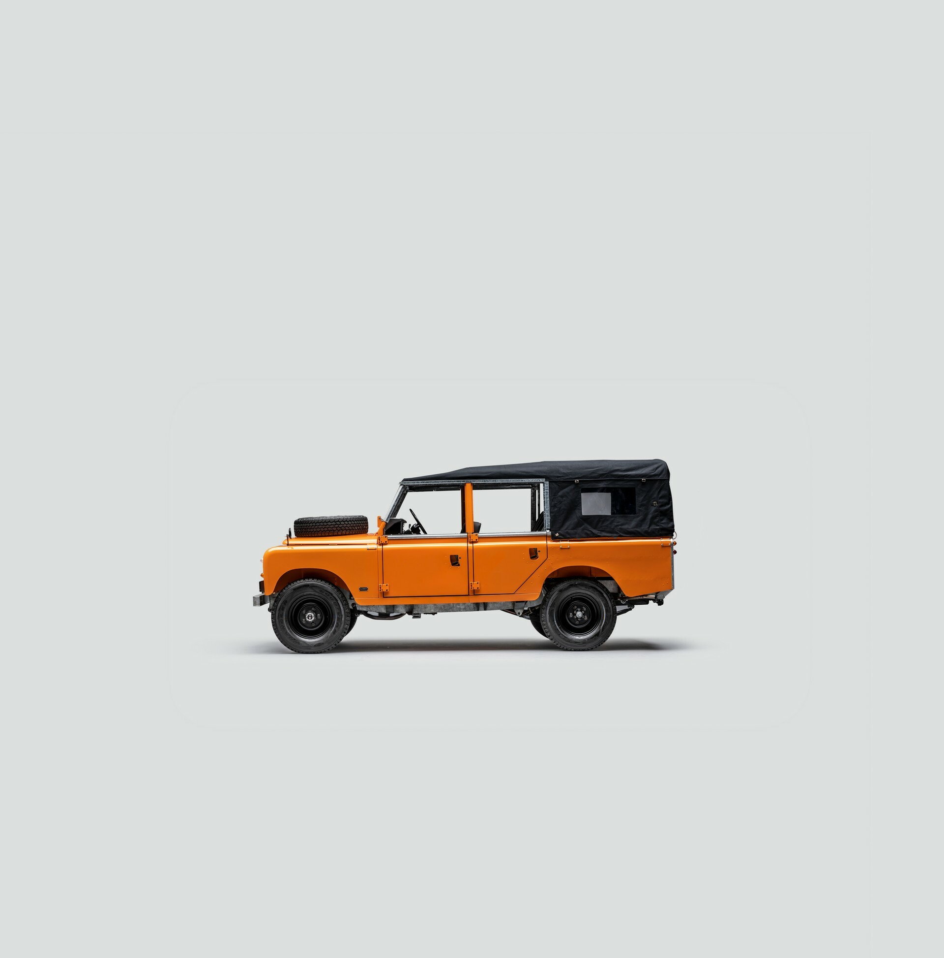 Aubrey Land Rover - 15