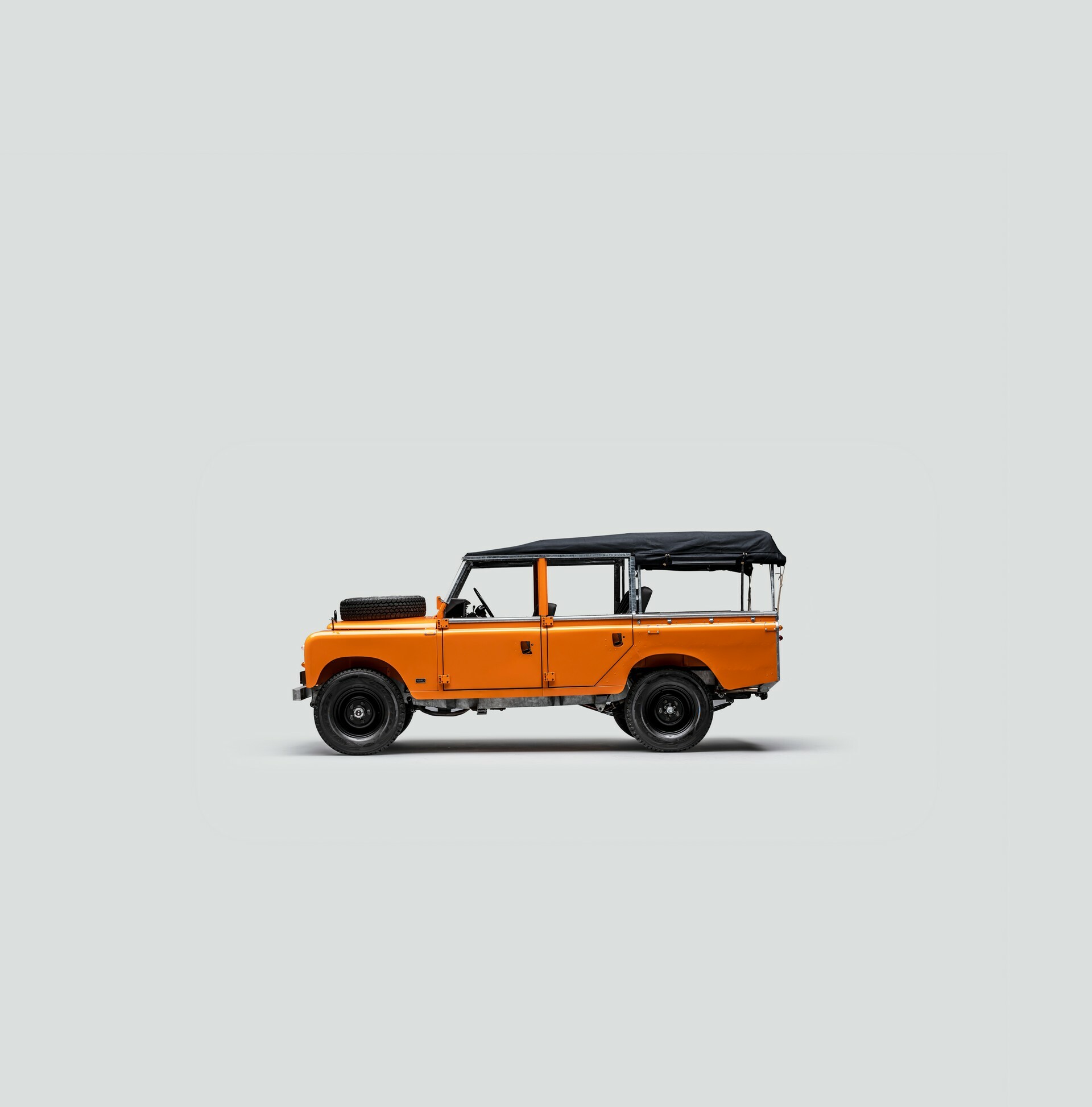Aubrey Land Rover - 16