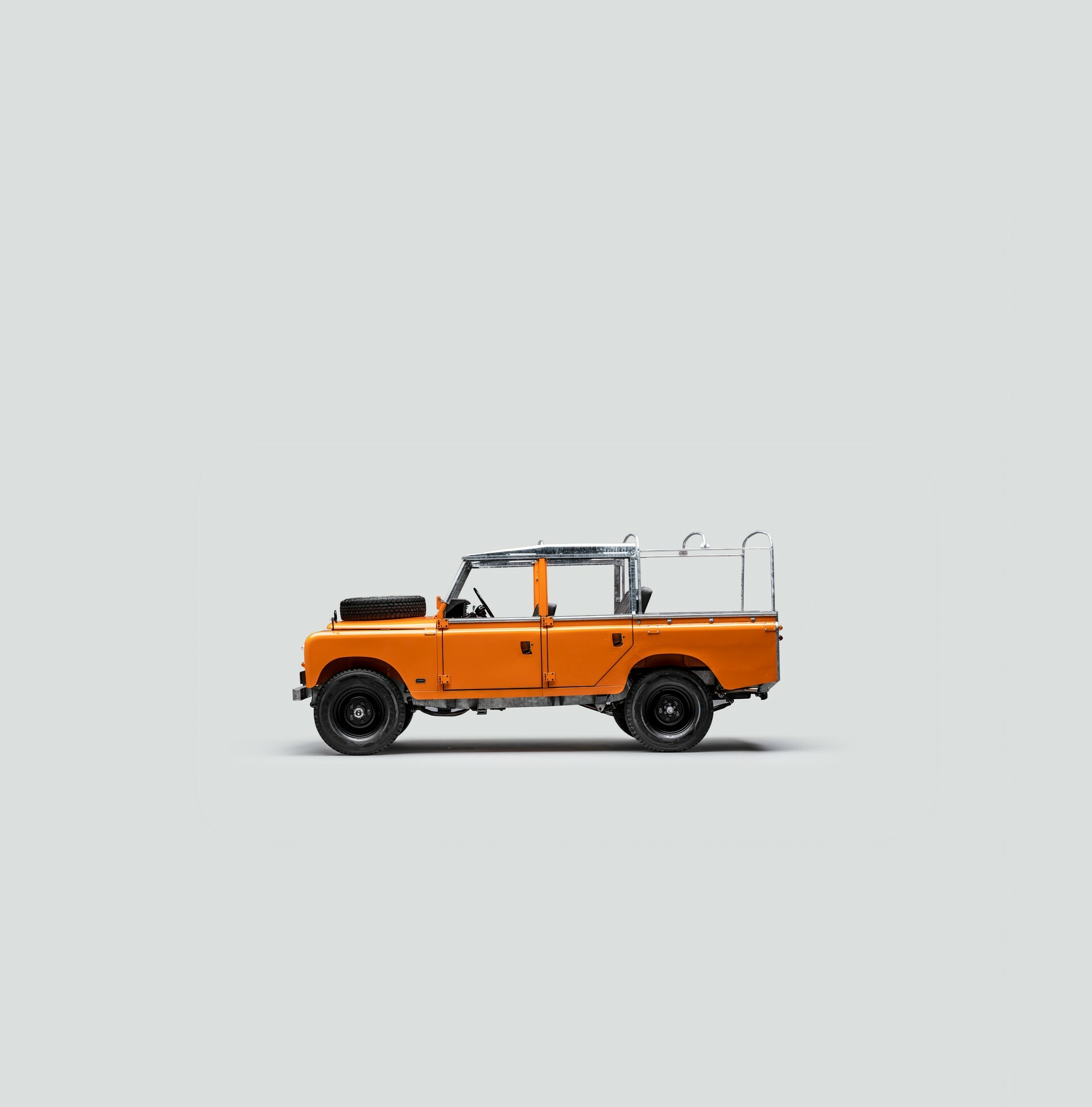 Aubrey Land Rover - 17