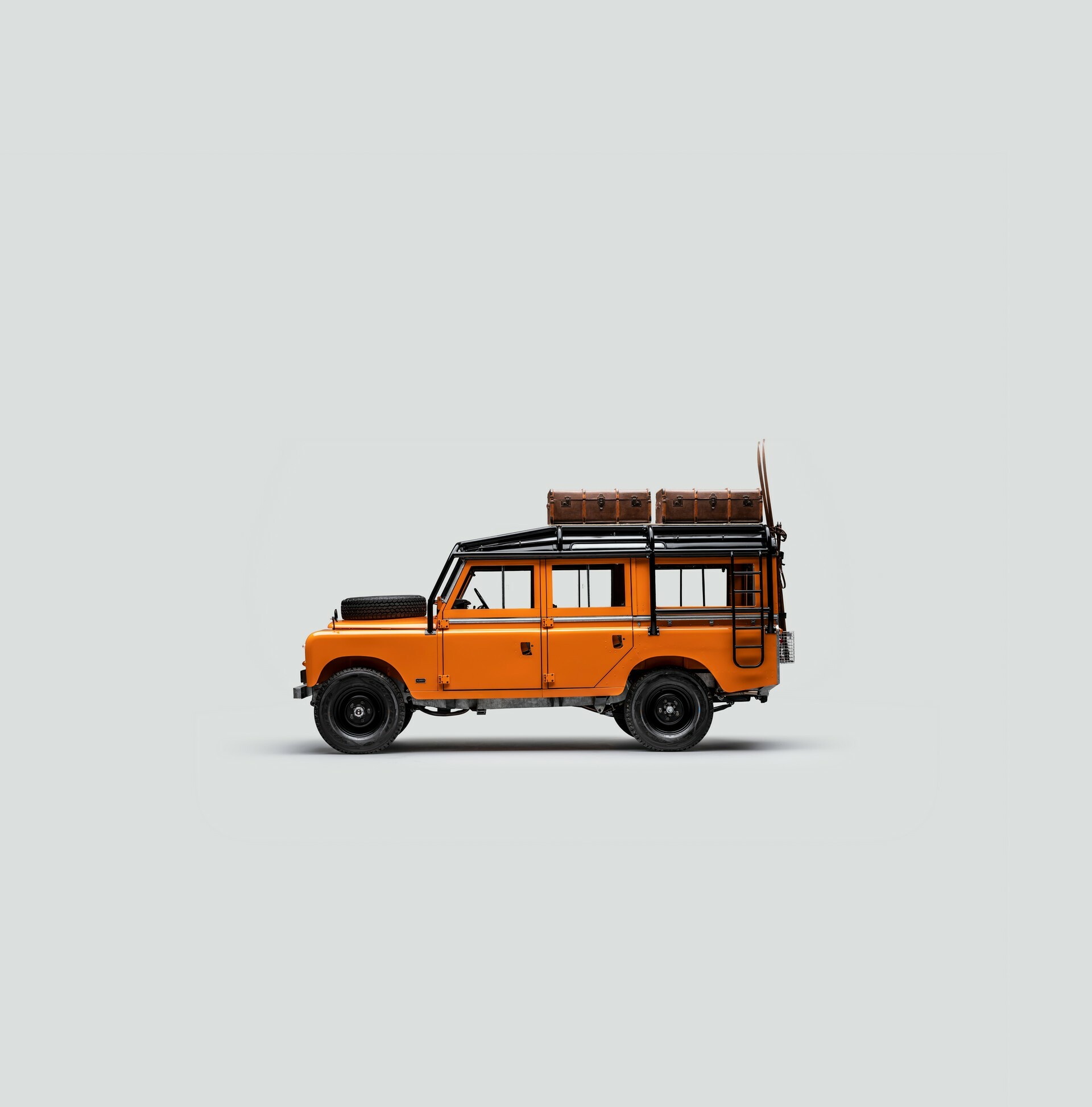 Aubrey Land Rover - 19