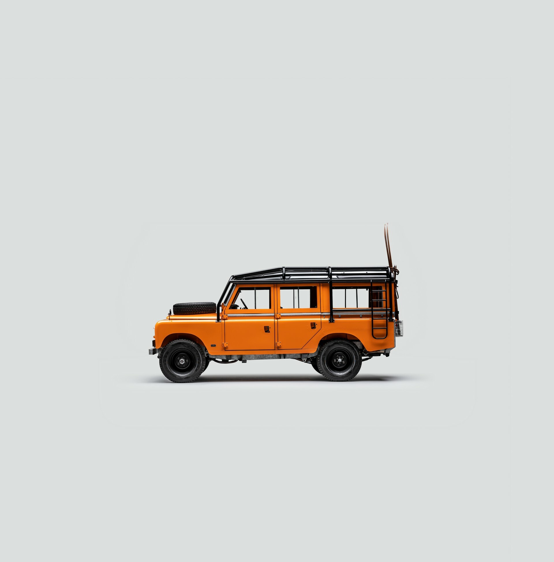 Aubrey Land Rover - 22