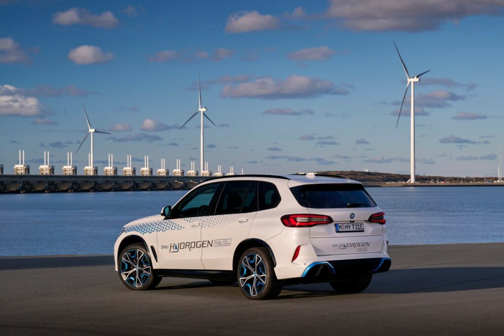  BMW Launches iX5 Hydrogen Powered By Toyota Fuel Cells In Global Pilot Fleet