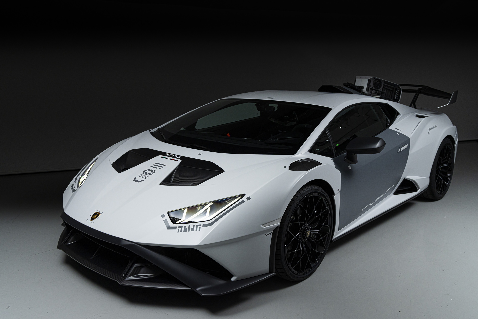 Cyberpunk-Inspired Lamborghini Huracan STO Time Chaser_111100 Created ...