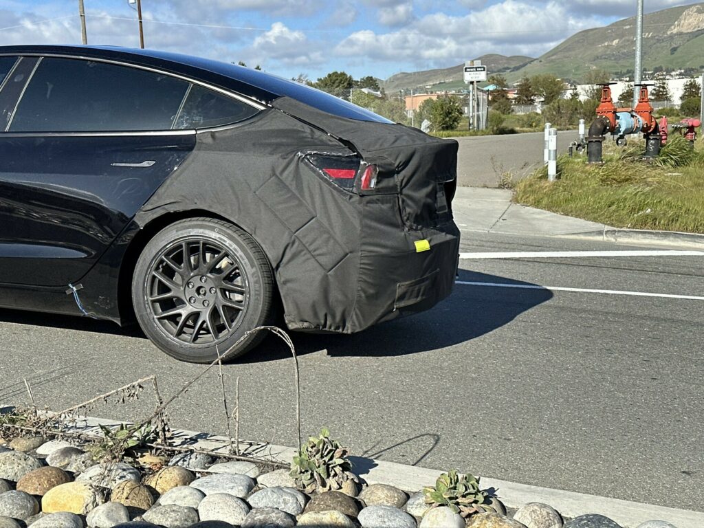 Tesla Model 3 Transformed with D03-R 20×9 Wheels