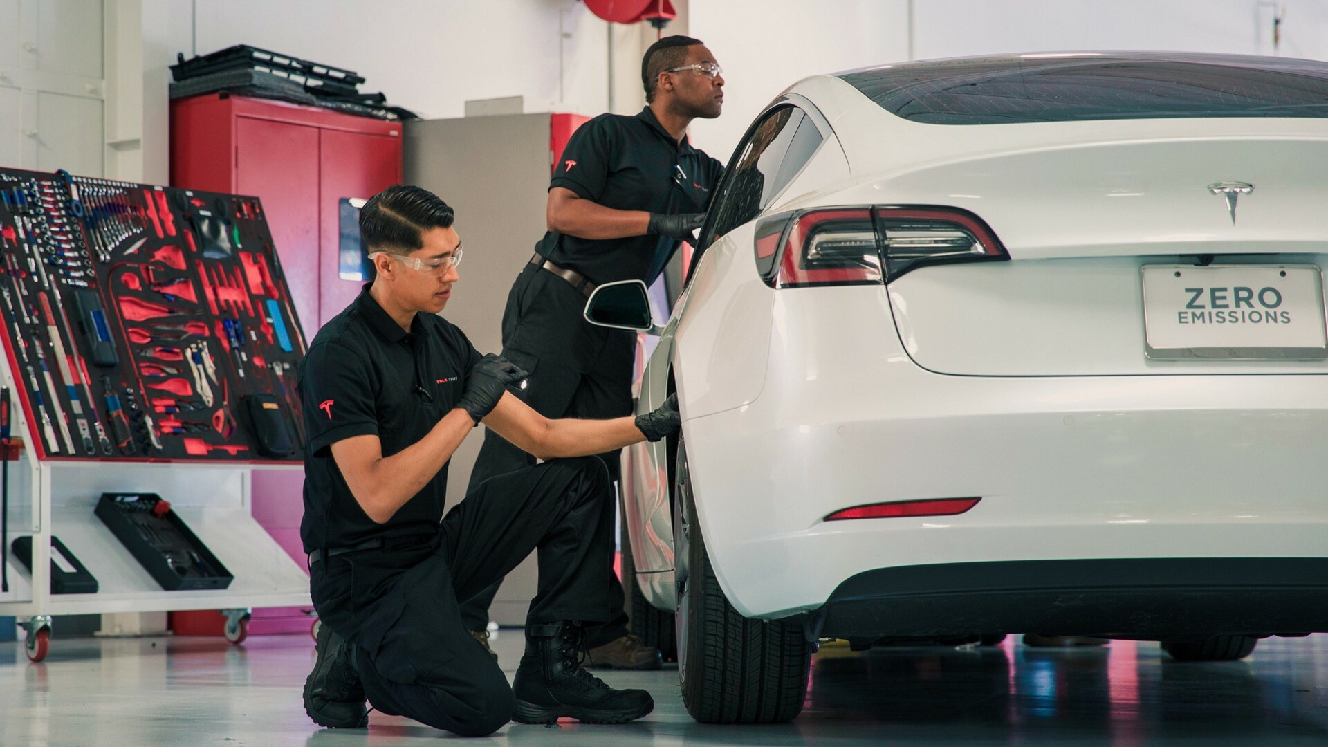 Data Shows EV Owners Are Forced To Pay More And Wait Longer For Repairs Than ICE Drivers - Vimarsana News