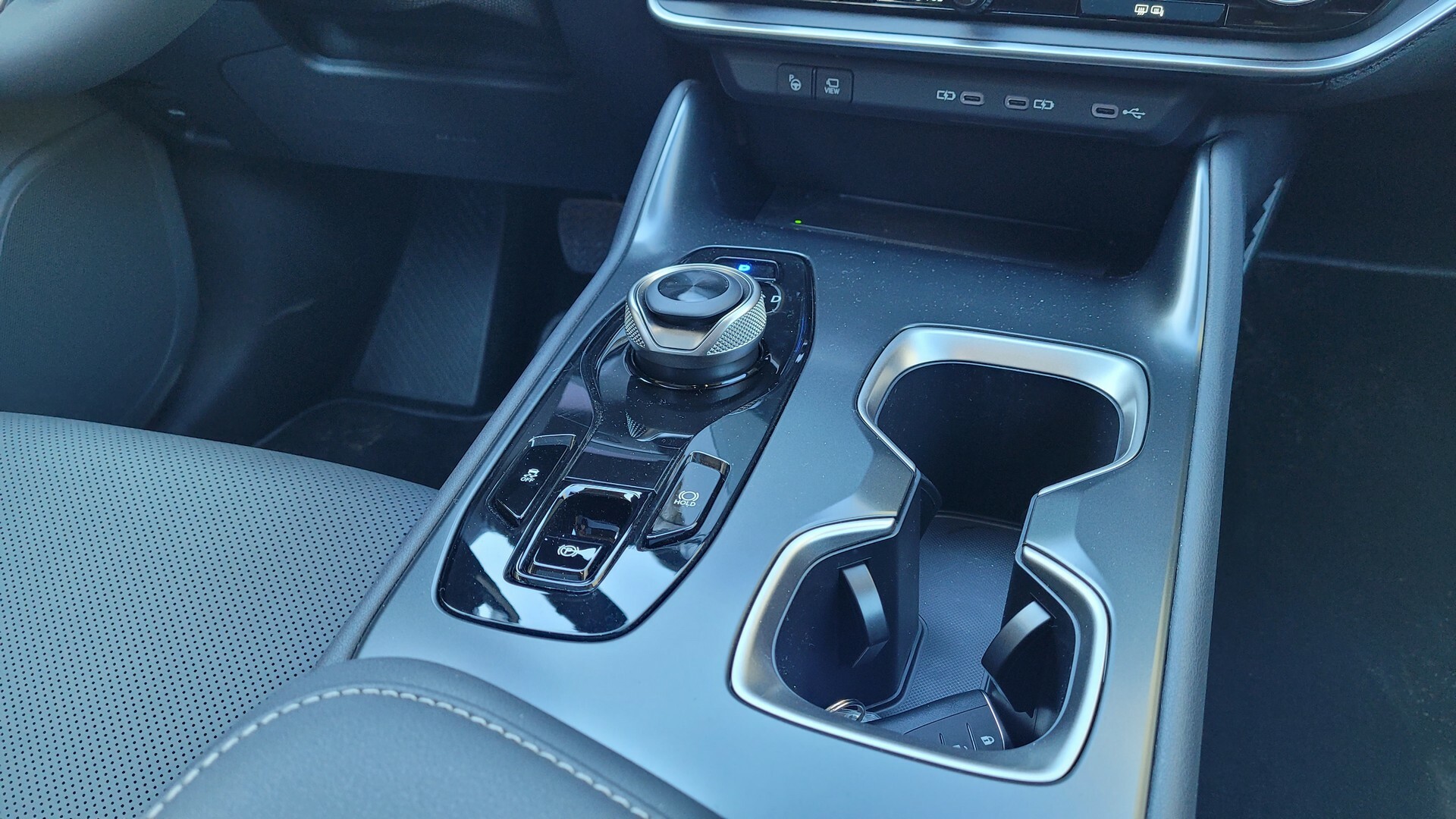 2023 Lexus RZ 212