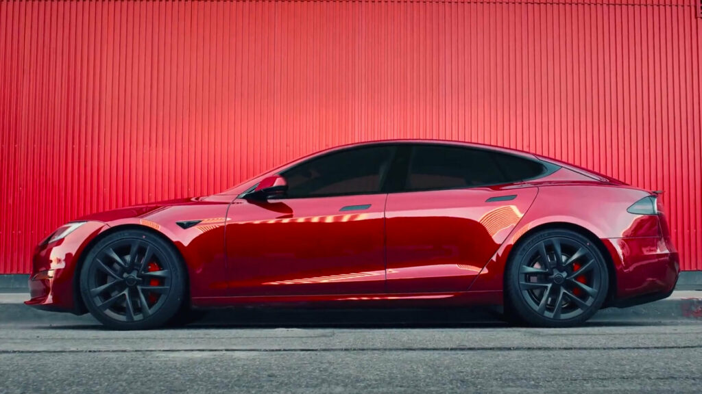  Tesla Model S & X Get New Ultra Red Paint, Optional Round Steering Wheel For 2023