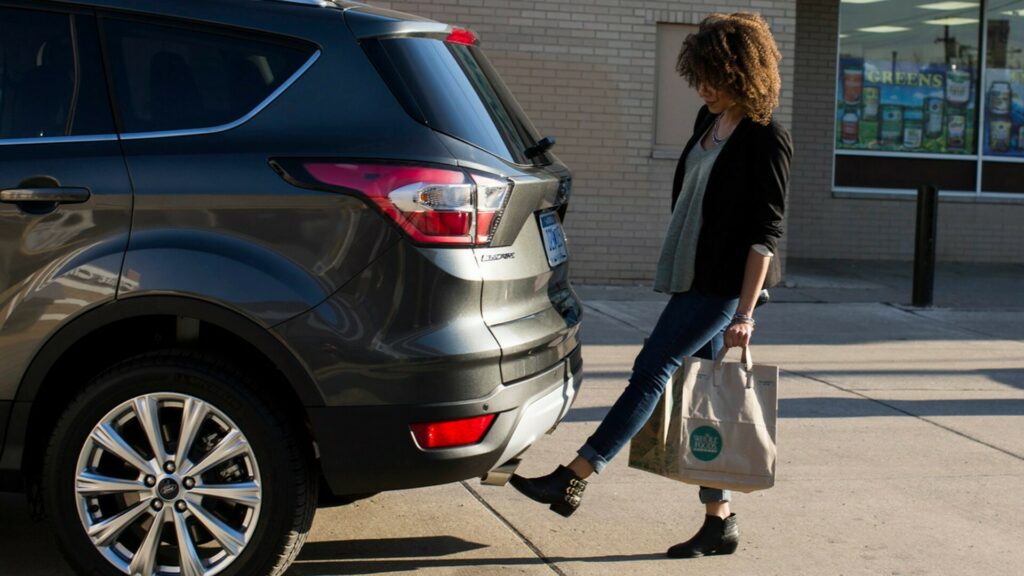 These Are The Worst Standard Features In New Cars That Need To Go, According To You