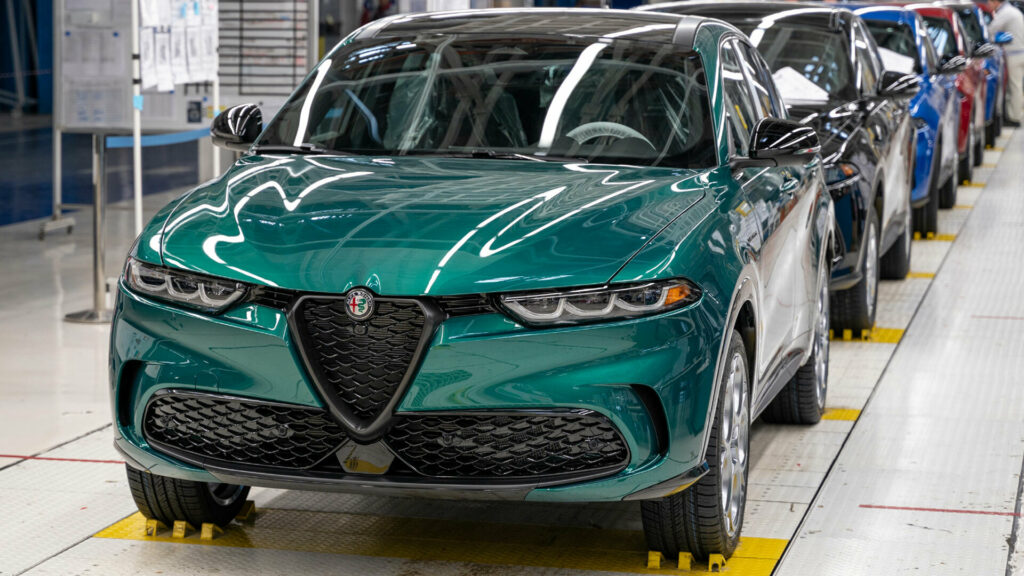  Stellantis Staffers At Alfa Romeo Tonale Factory Protest Over Working Conditions