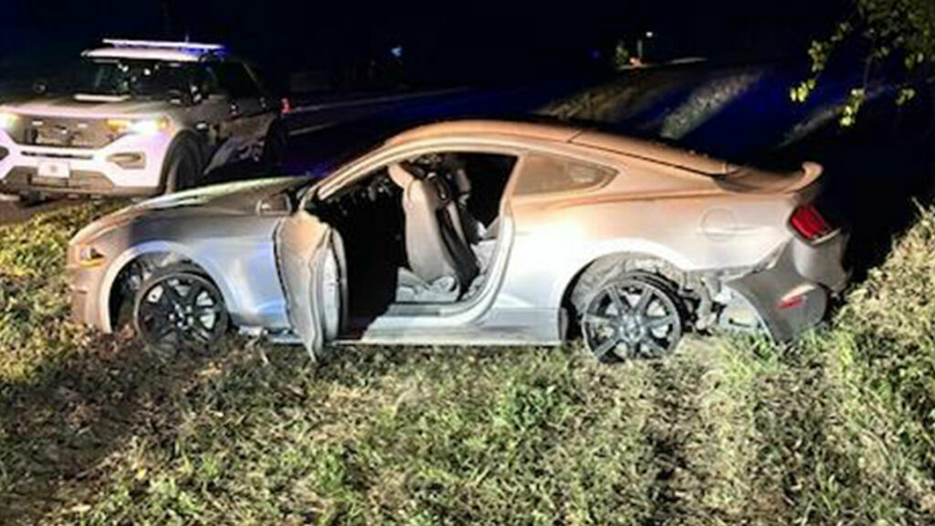  Florida Woman Shreds Mustang’s Tires At Over 110 MPH While Fleeing Police