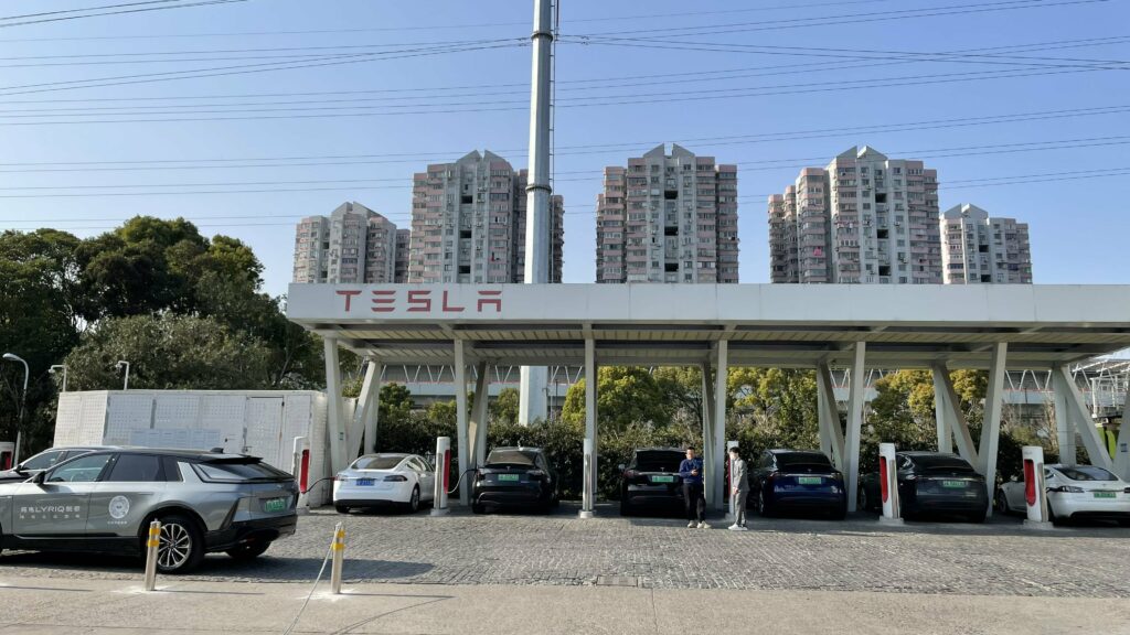  Cadillac Targets Tesla Owners With Lyriq Test Drives At Supercharger Stations