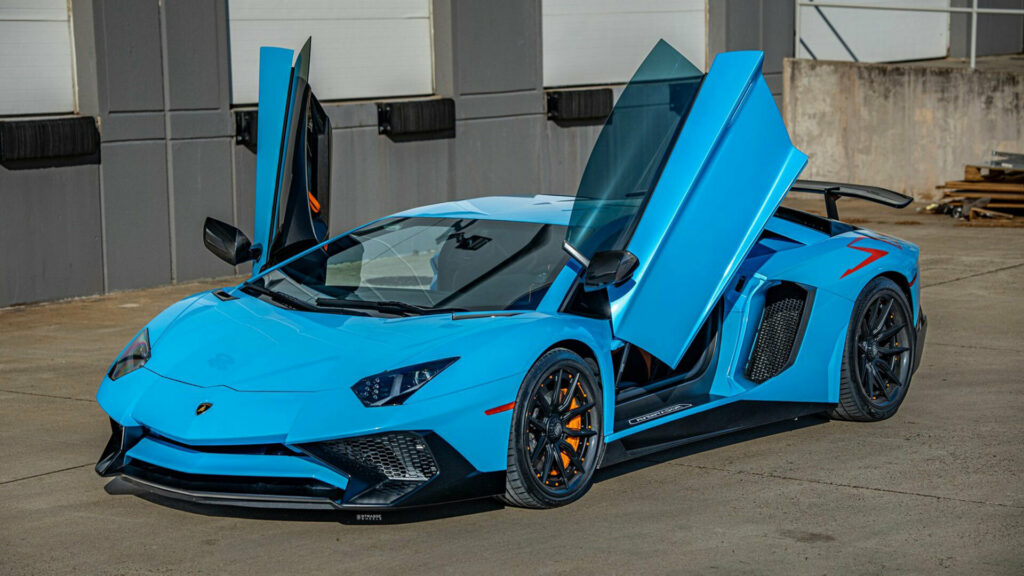  The Lamborghini Aventador Is 12 Years Old But Still Looks Incredible