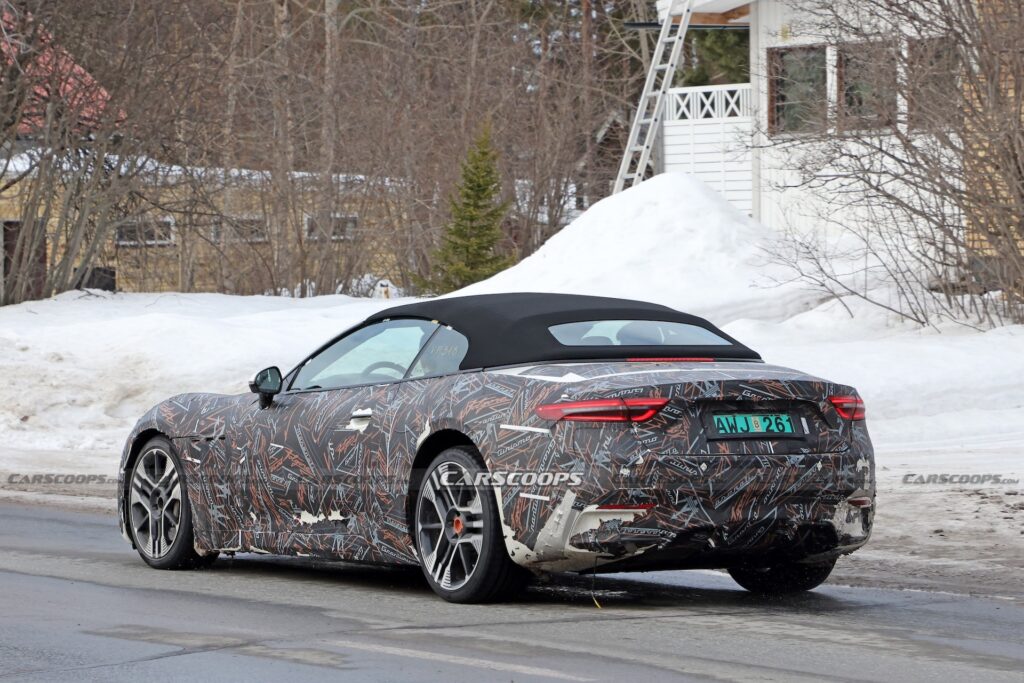  Would You Pick The Maserati GranCabrio Folgore EV Over Its Twin-Turbo Brother?