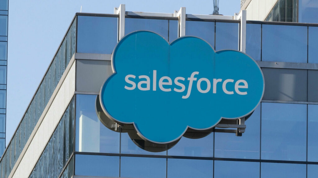  Salesforce Is Bringing AI To The Car Buying Experience
