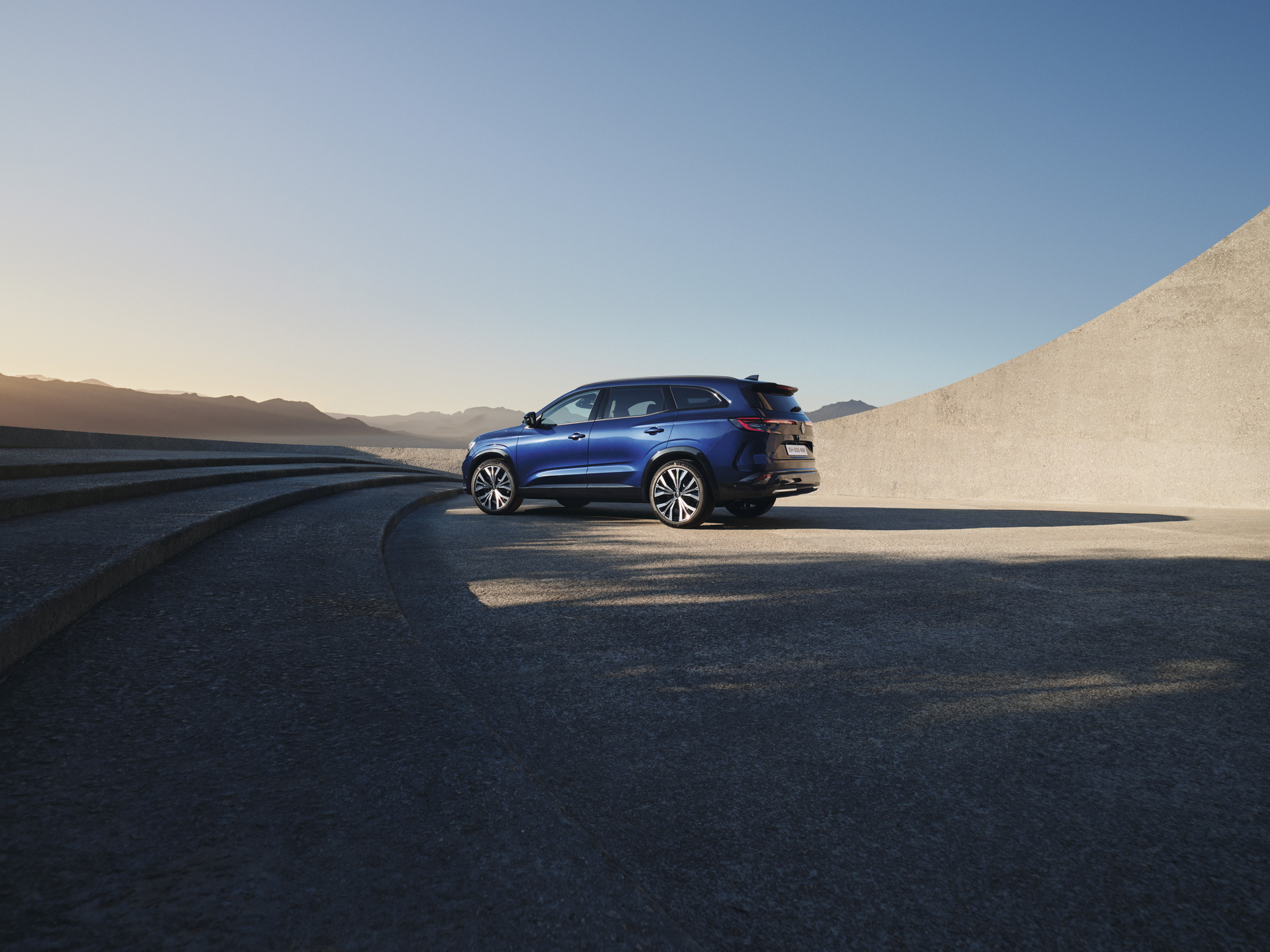 New Renault Espace Debuts As A Longer Austral SUV With Seven Seats