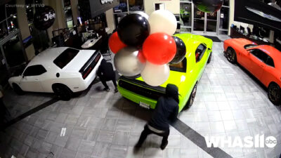 Watch Thieves Steal Six New Dodge Challenger Hellcats In Under 45