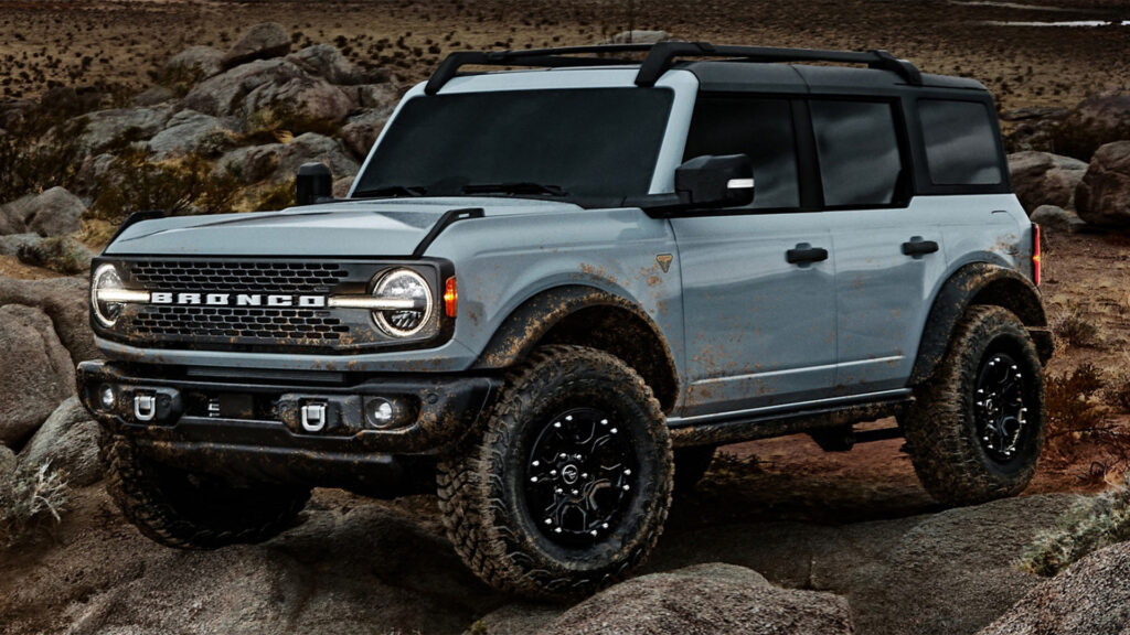  Jeep Wrangler Outsells The Bronco Again, But The Ford Is Closing In