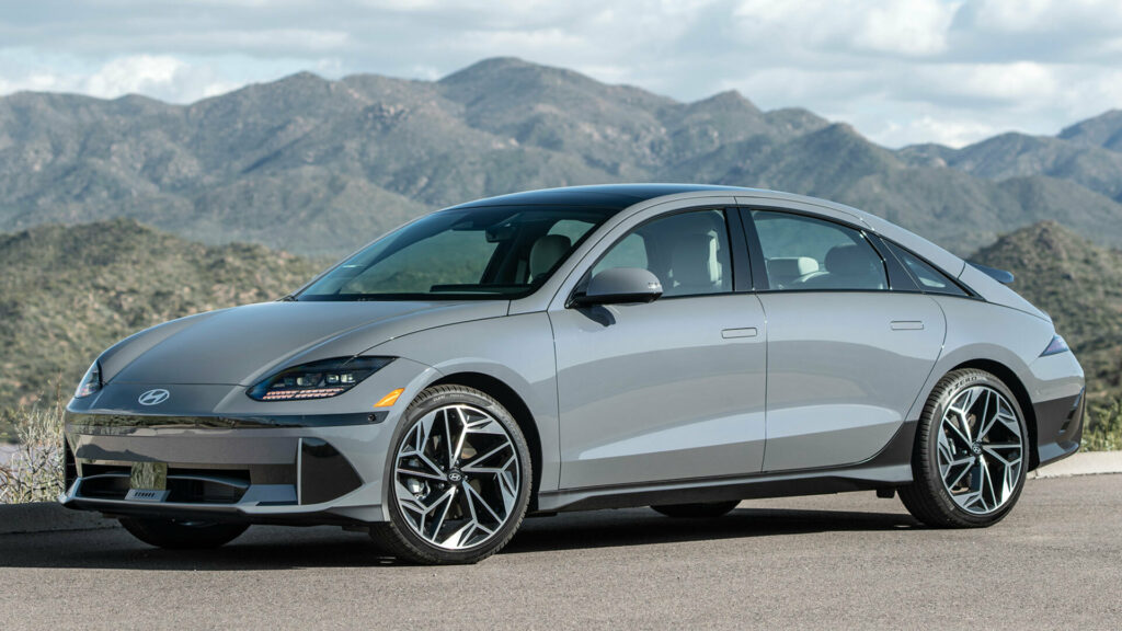  Hyundai Motor Group Accelerates Electric Car Push With $18B Investment And 31 EVs By 2030