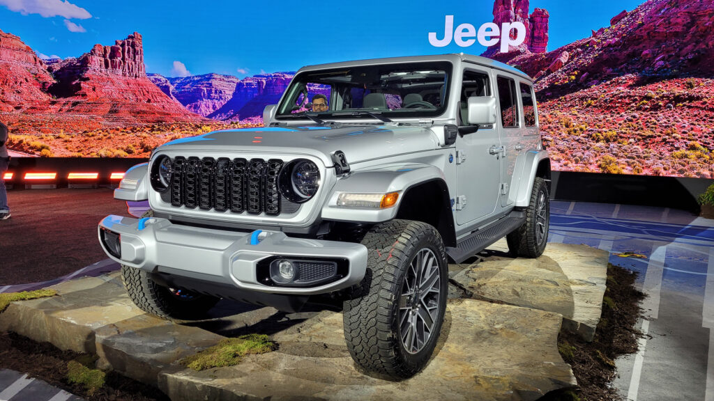 2024 Jeep Wrangler Gets A Divisive Face But A Welcome New Interior, More  Off-Road Chops | Carscoops