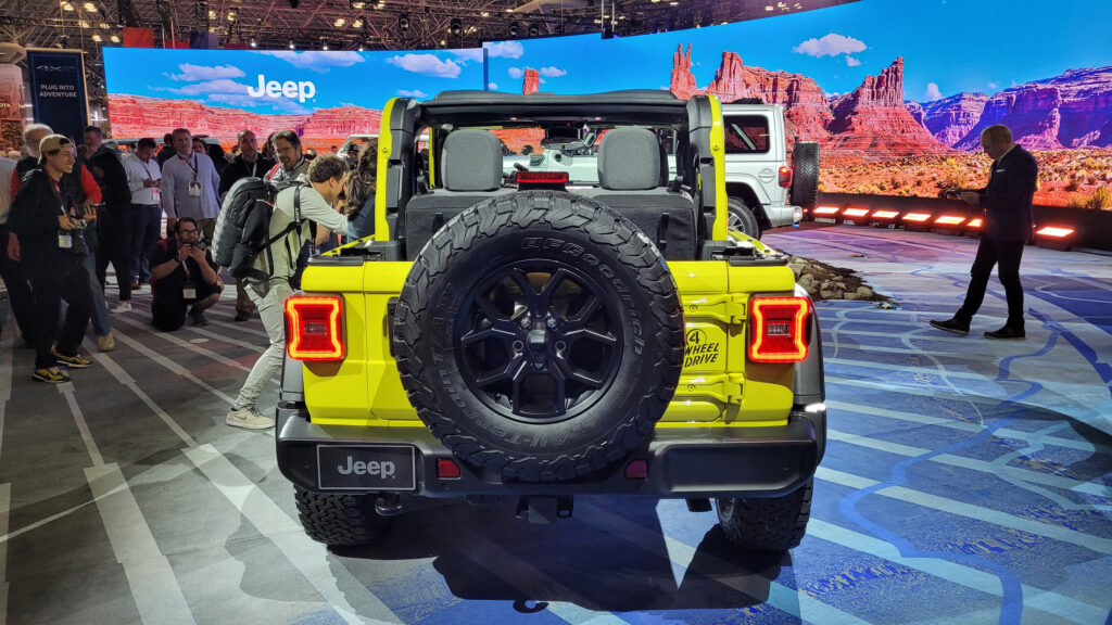 2024 Jeep Wrangler Gets A Divisive Face But A Welcome New Interior, More  Off-Road Chops | Carscoops