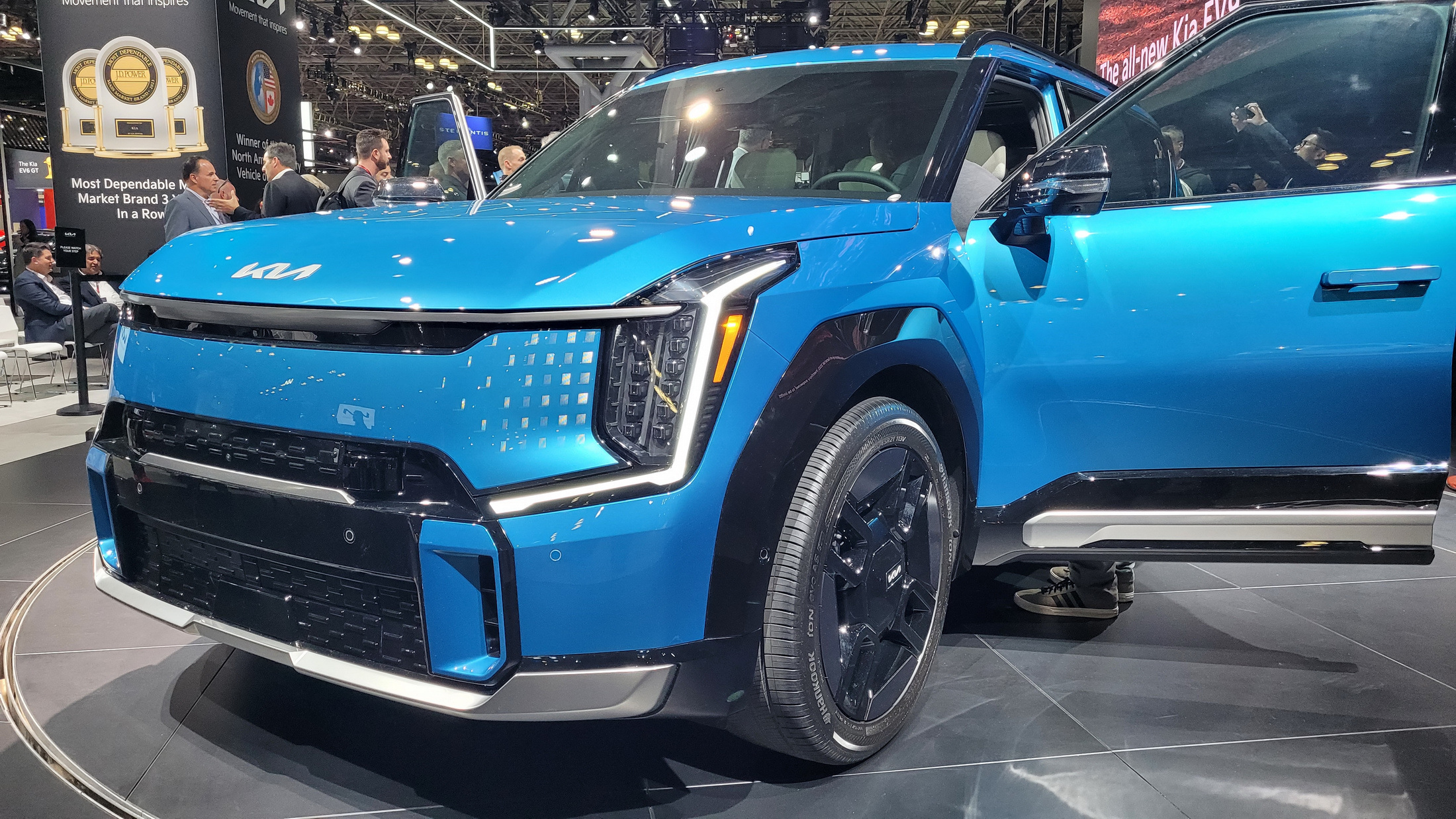 Check Out The New Kia EV9 From The New York Auto Show | Carscoops