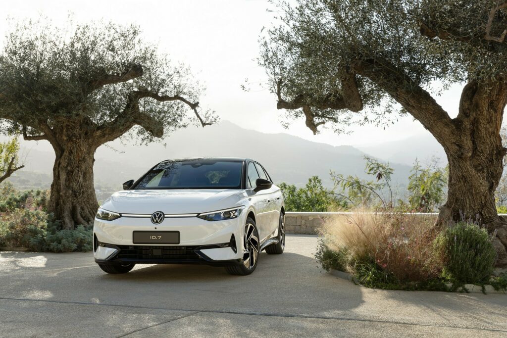 2025 VW ID.7 Is Coming After Tesla's Model 3 With Up To 435 Miles