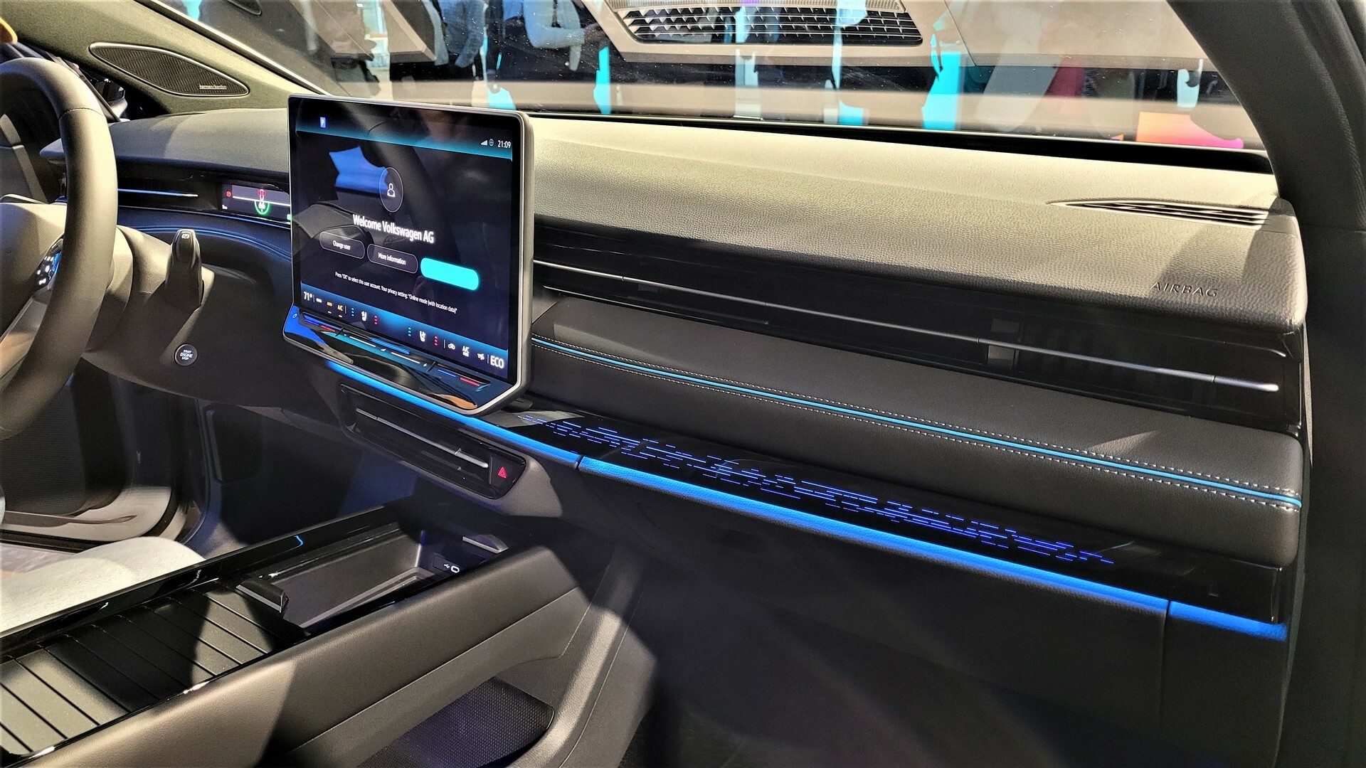2025 VW ID.7 CarScoops 102