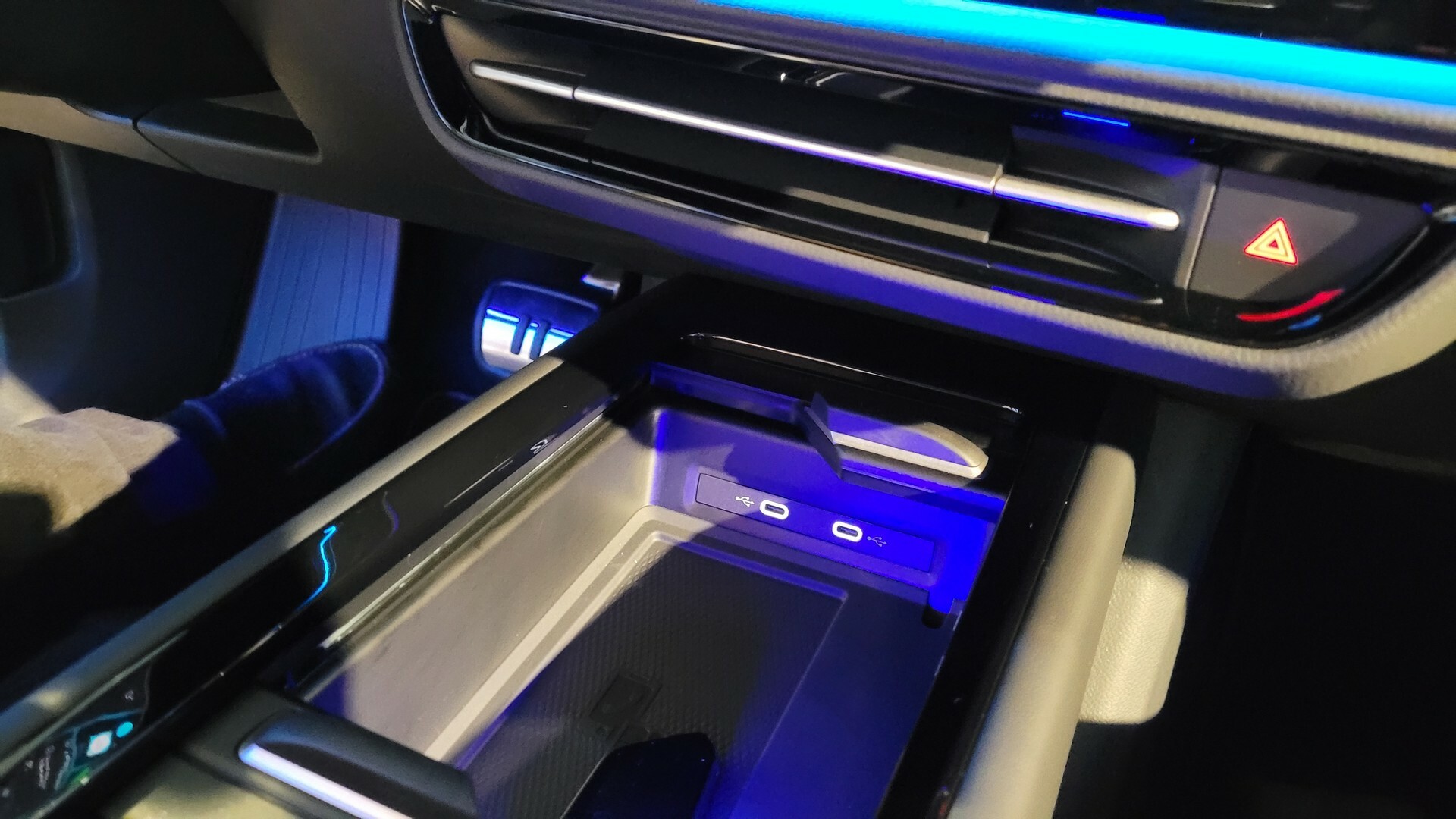 2025 VW ID.7 CarScoops 106