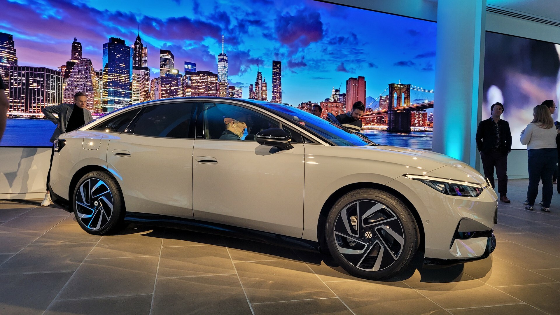 2025 VW ID.7 CarScoops 15