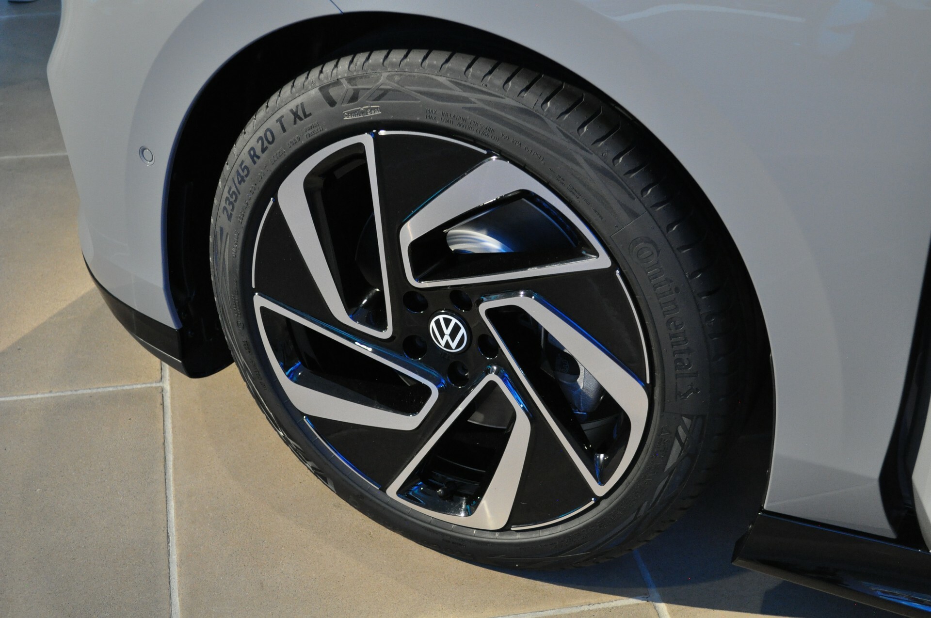 2025 VW ID.7 CarScoops 37