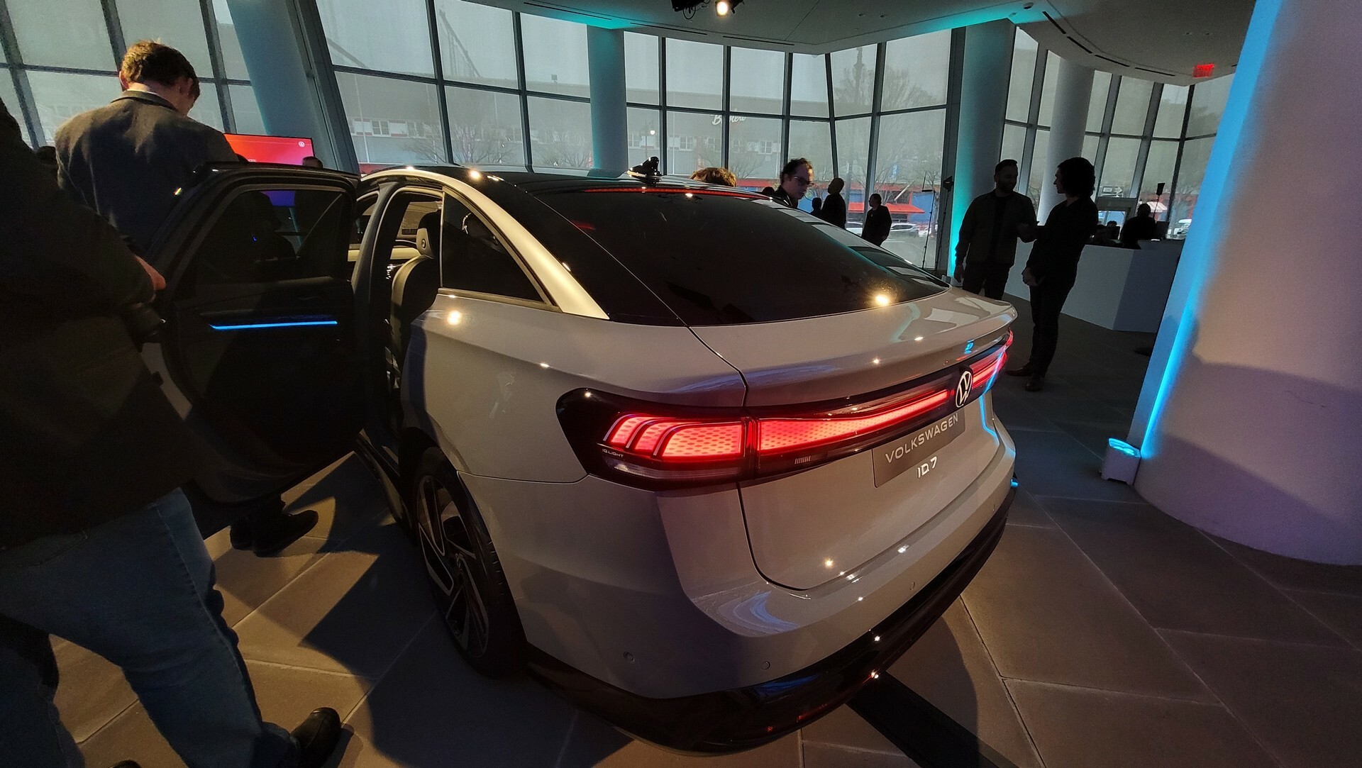 2025 VW ID.7 CarScoops 6