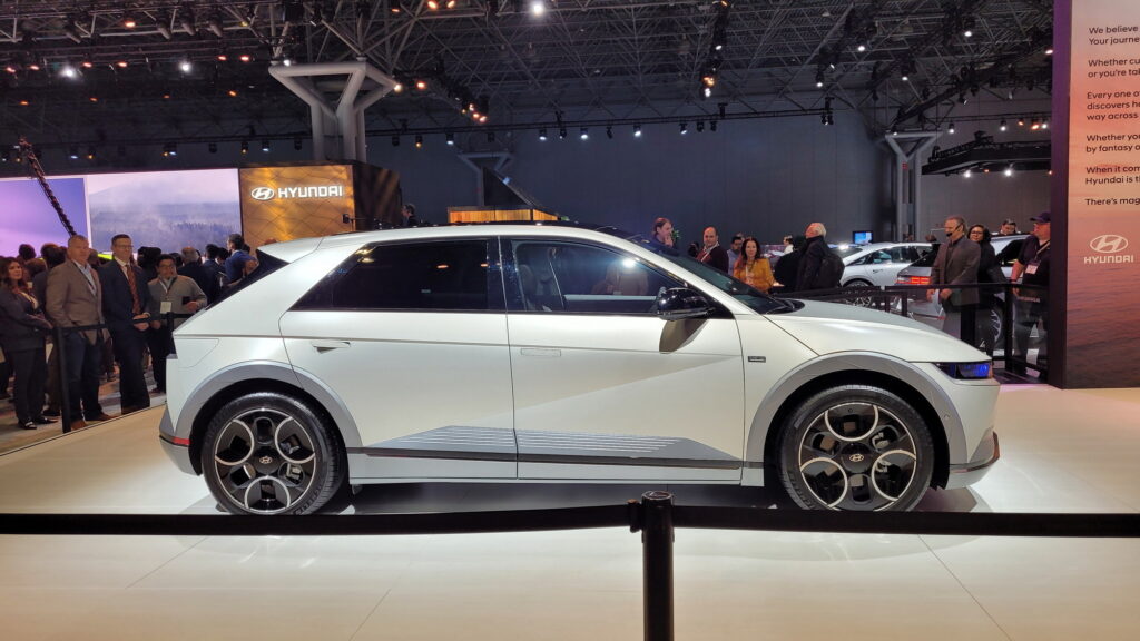  Hyundai Ioniq 5 Disney100 Platinum Concept Has Mickey Mouse Wheels And Pixie Dust Lighting Display