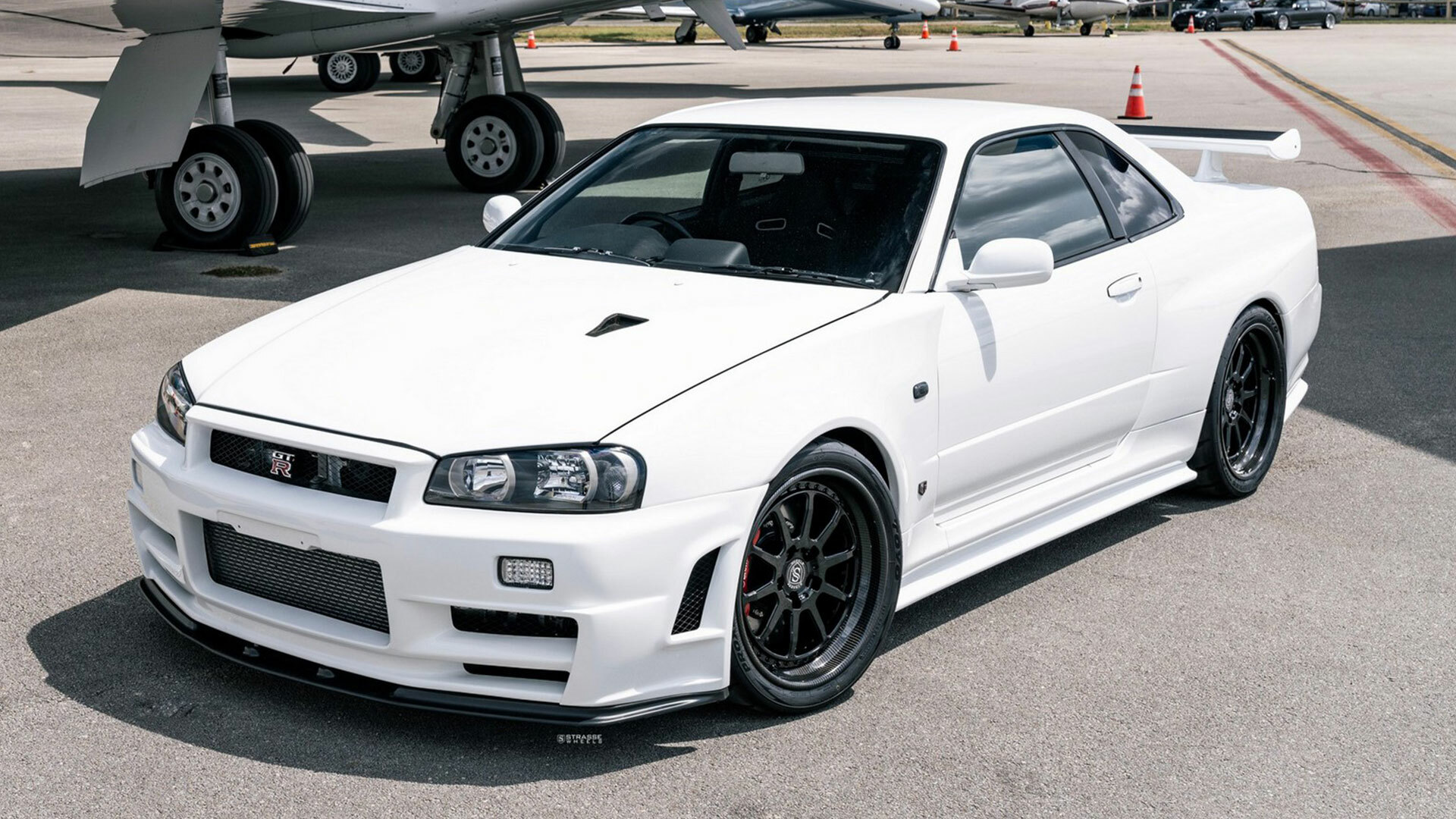 Why the Nissan R34 Skyline GT-R Is Still the Best