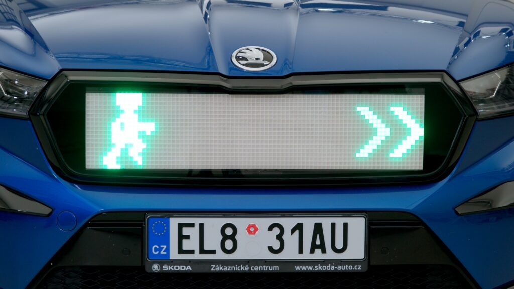  Skoda’s Illuminated Grille Shows Pedestrians When It’s Safe To Cross The Road
