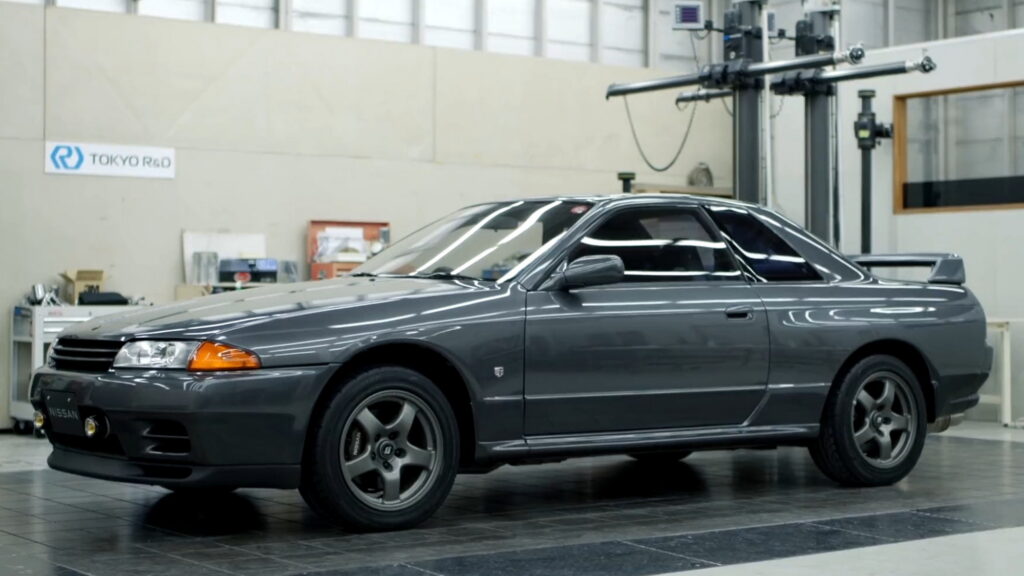  Nissan Shows Off R32 Skyline GT-R Before It Converts It To Electric Power