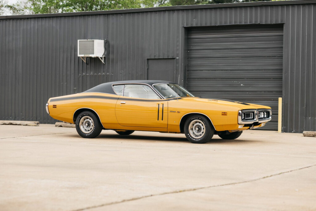 This 1971 Dodge Charger 426 Is One Of Only 63 Built In The Hemi's Final Year | Carscoops