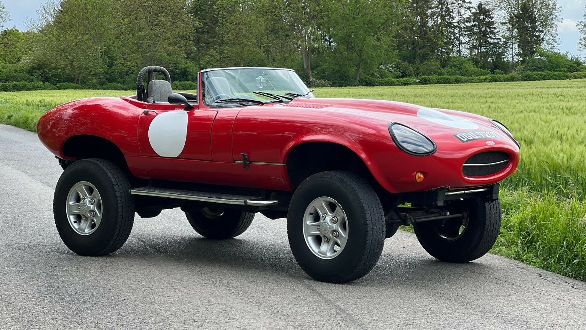 One-Off Jaguar E-Type 4×4 Monster Sits On A Range Rover Chassis | Carscoops