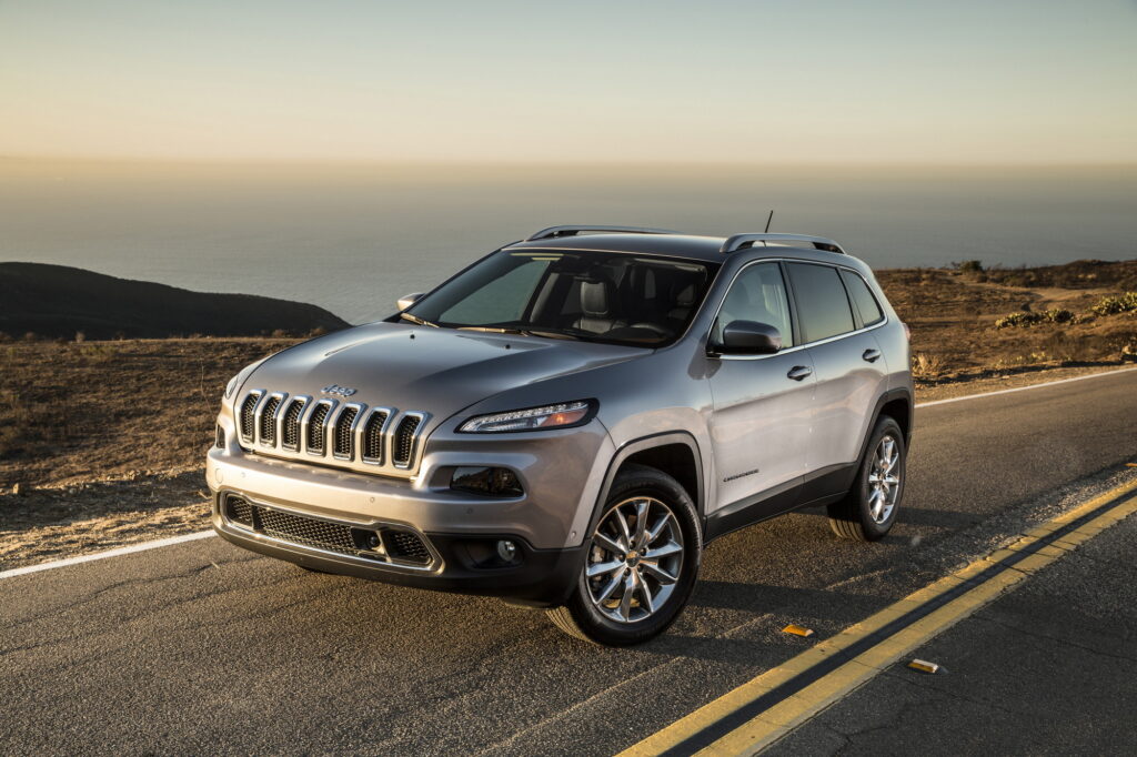  Jeep Advises 132,000 Cherokee Owners To Park Outdoors Over Fire Risk