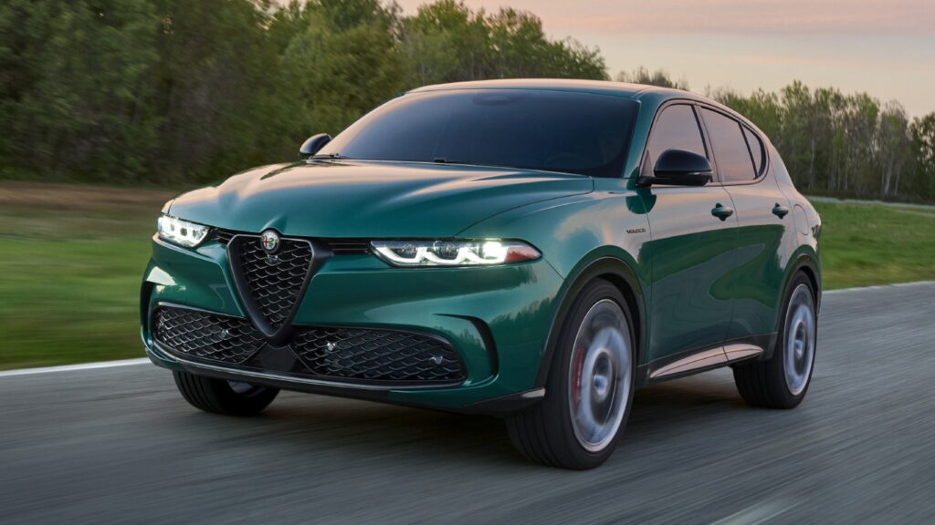  2024 Alfa Romeo Tonale Lands In The US, Gets 29 MPG And Can Travel 33 Miles On Battery Power